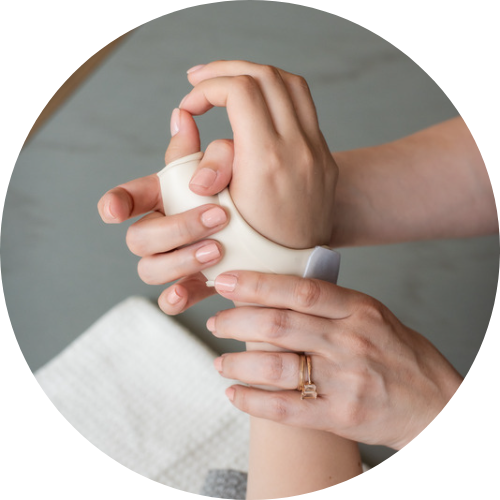 If you have Hypermobile Ehlers Danlos Syndrome and need hand or finger splints, Hand Wellness OT treats hEDS excusively. Visit us at 501 5th Avenue, New York, NY 10017